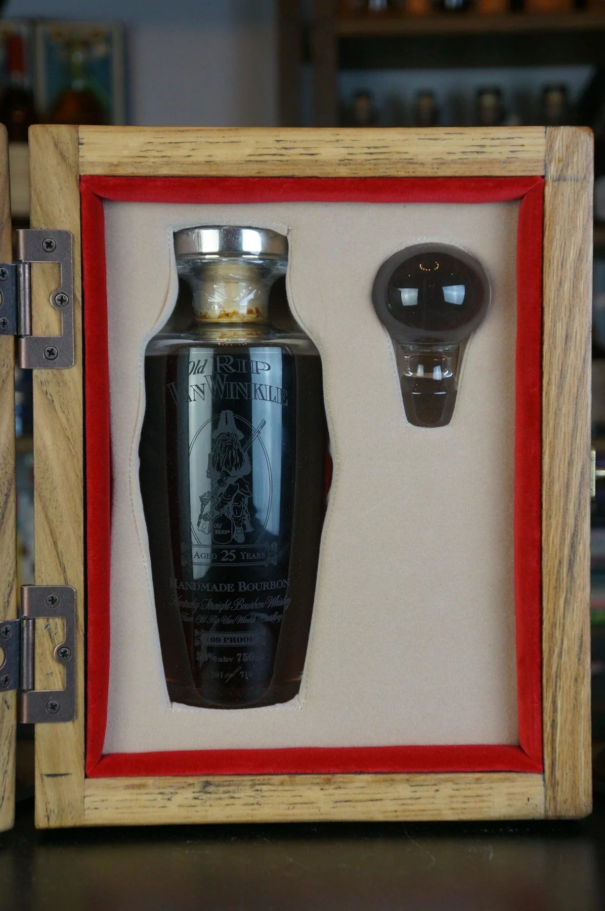 Pappy Van Winkle 25 Years Old Decanter, Old Rip Van Winkle 25 Year